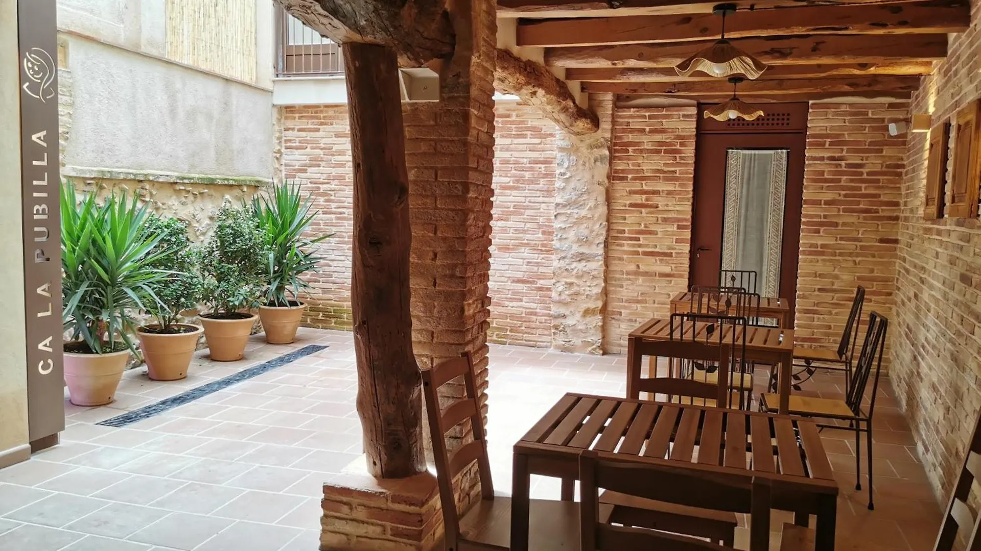 Country house Ca La Pubilla Guest House El Masroig