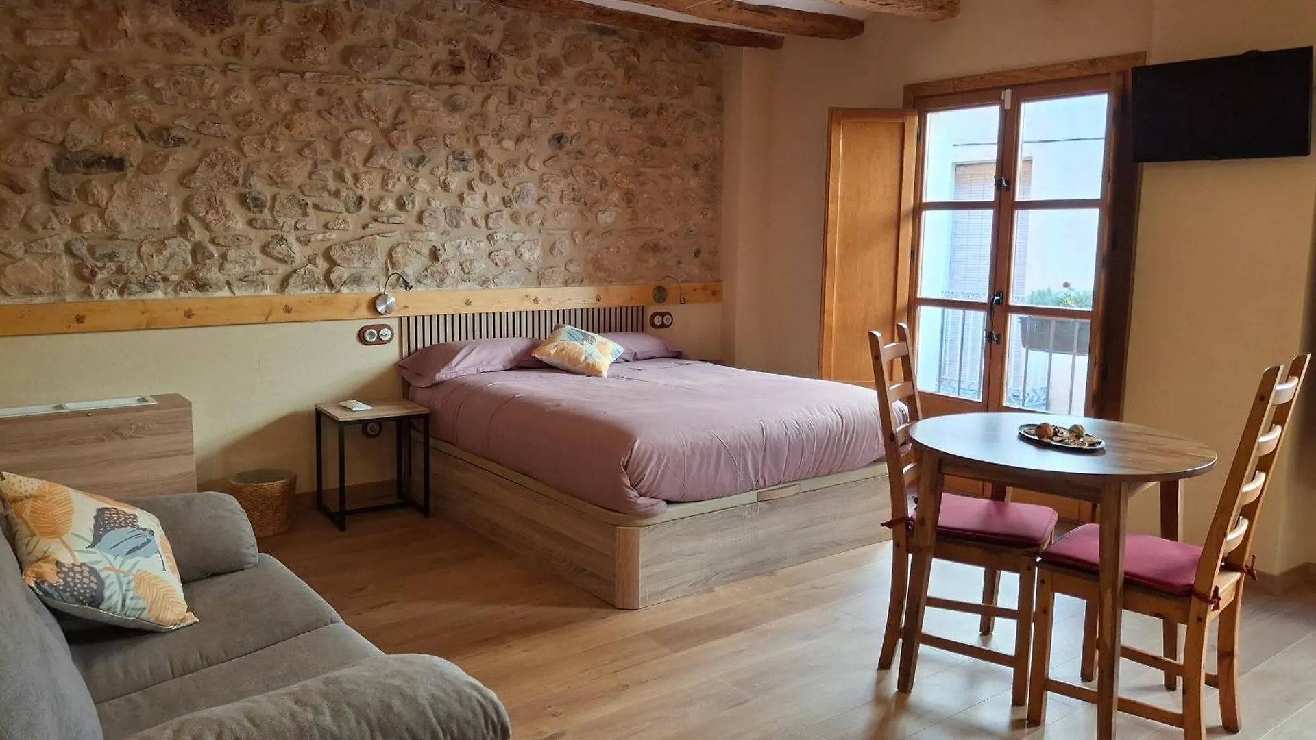Country house Ca La Pubilla Guest House El Masroig